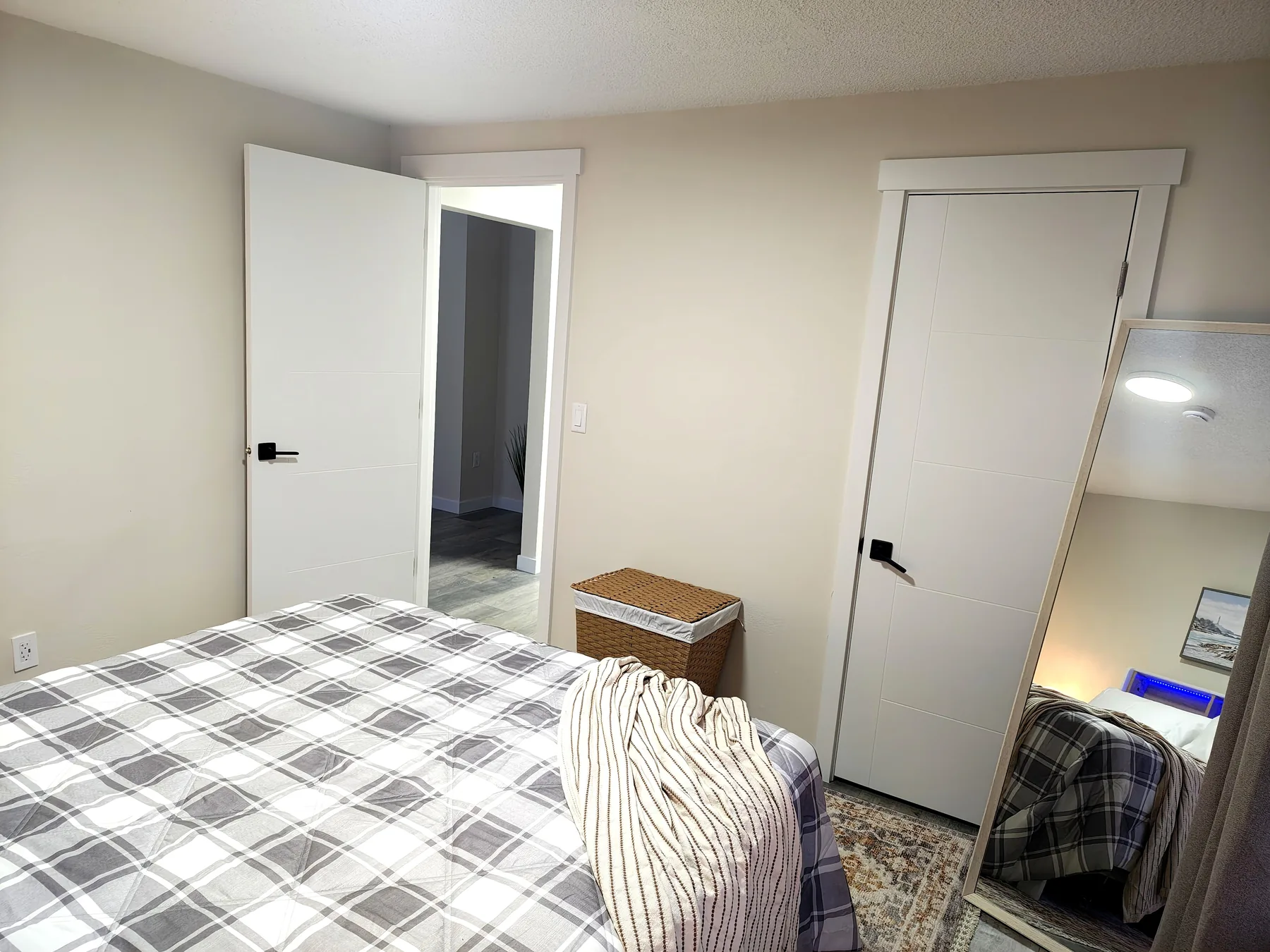 Aleksons furnished rental photo 25